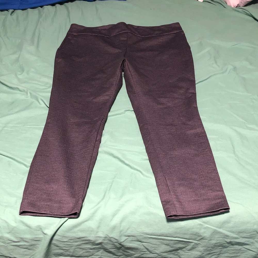🚚 Dalia Women's Gray Trousers